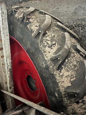 Kleber 270/95R48 + 270/95R32 3