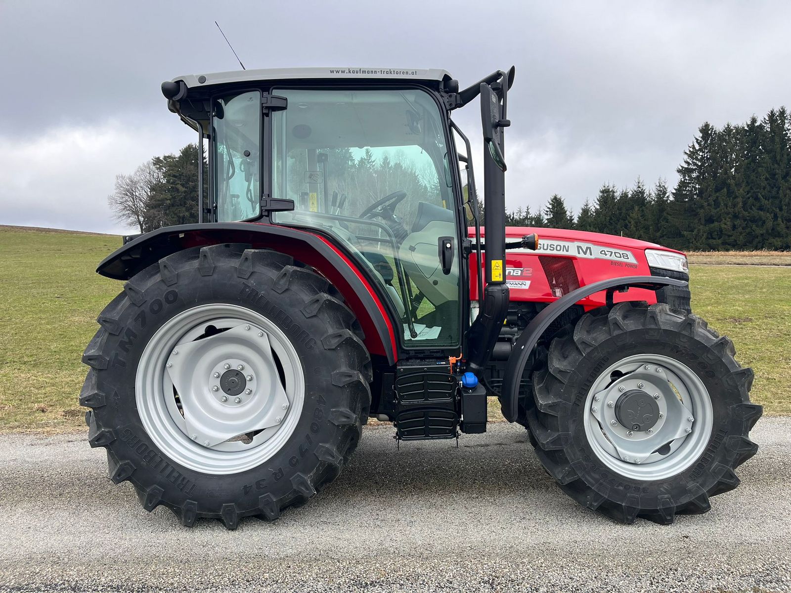 Massey Ferguson MF 4708 M Dyna-2 Kabine 3