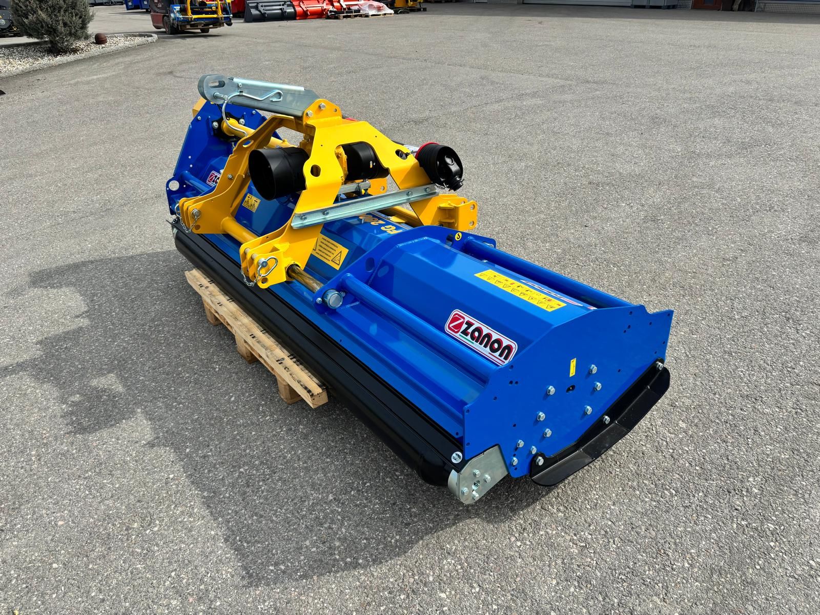 Zanon RFG 2800 Front/Heck 3