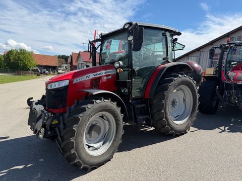 Massey Ferguson MF 5711 M
