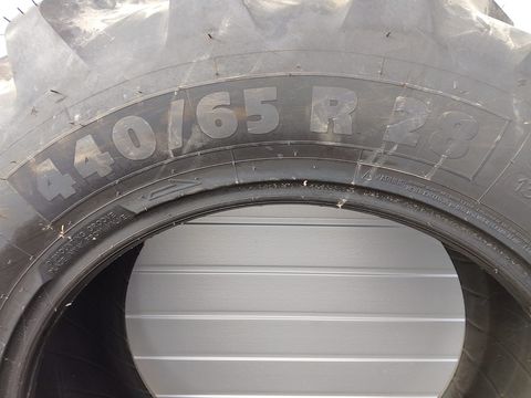 Michelin Reifen 440/65R28