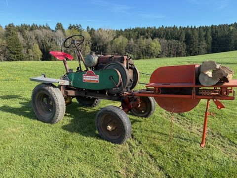 Sonstige Traktor mit Kreissäge Jenbacher Motor