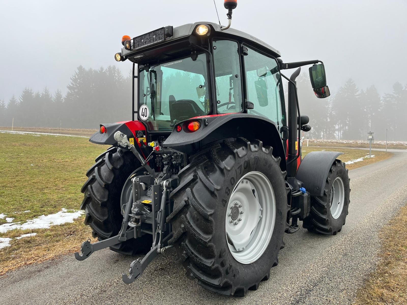 Massey Ferguson MF 5709 M Dyna-4 3
