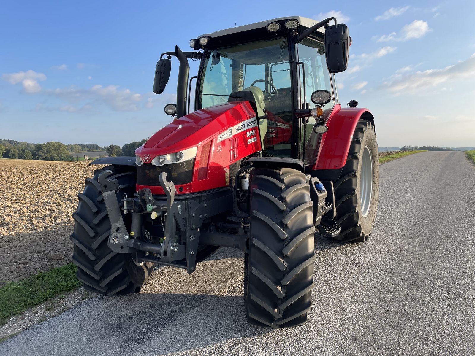 Massey Ferguson MF 5710 S Efficient 2