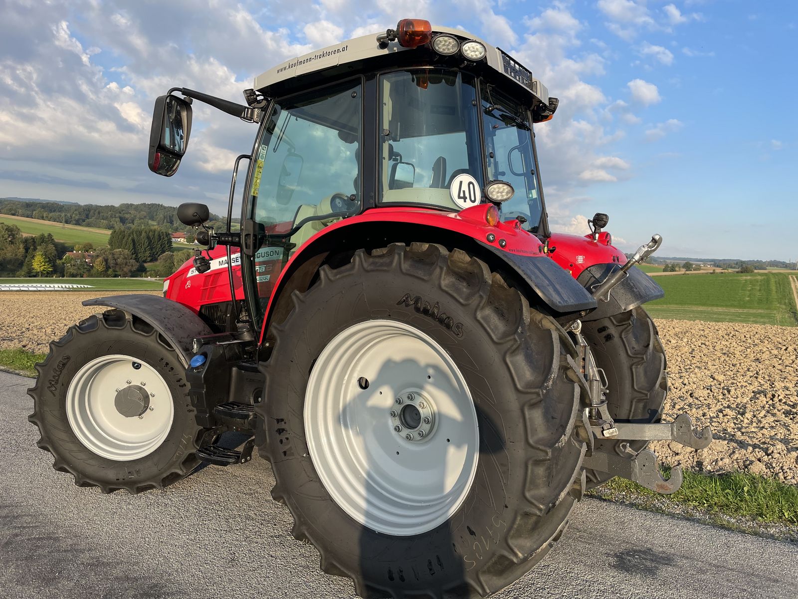 Massey Ferguson MF 5710 S Efficient 3