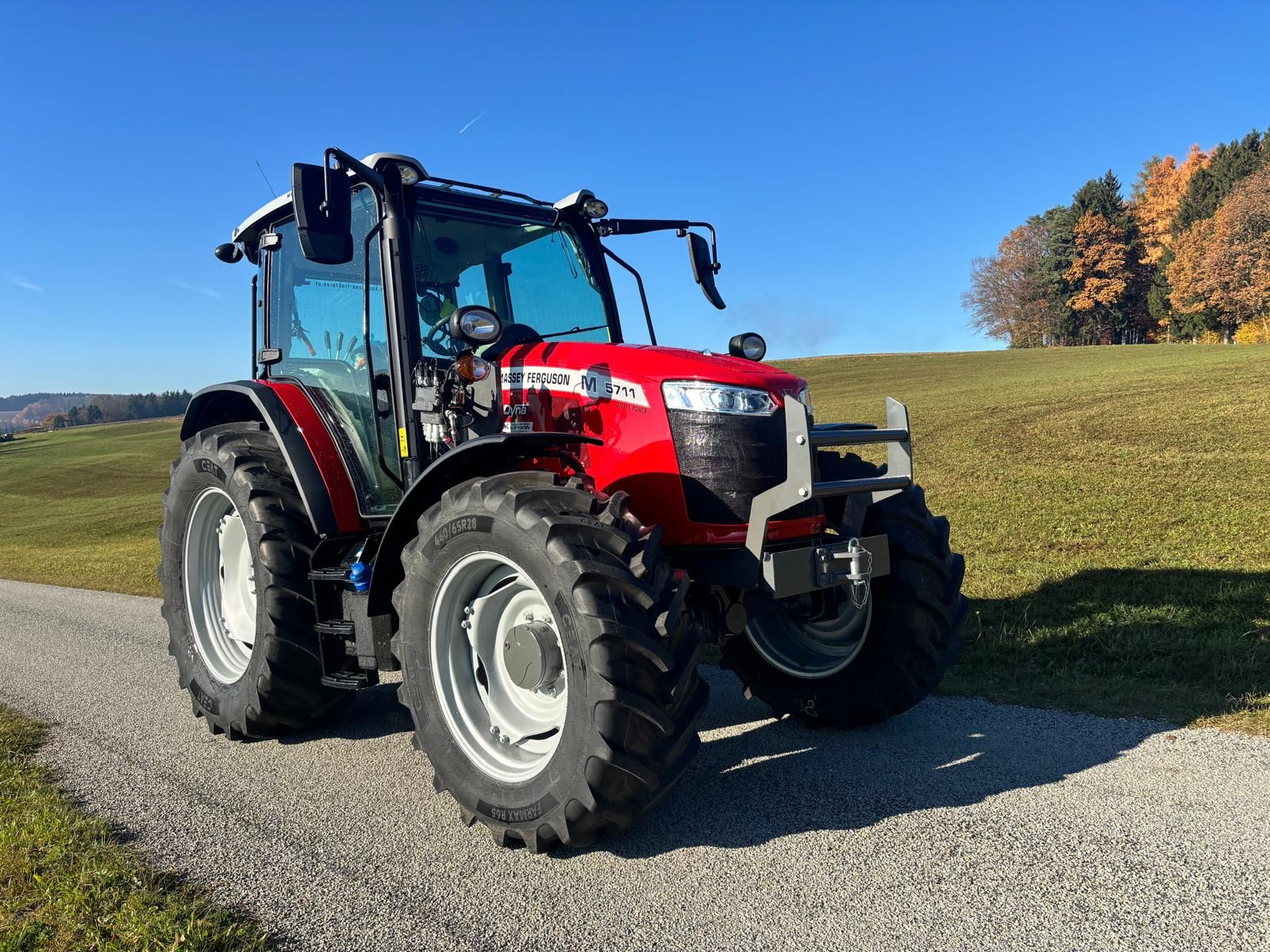 Massey Ferguson MF 5710 M Dyna-4 1