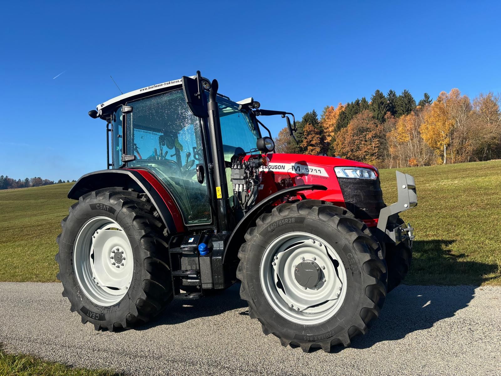 Massey Ferguson MF 5710 M Dyna-4 2