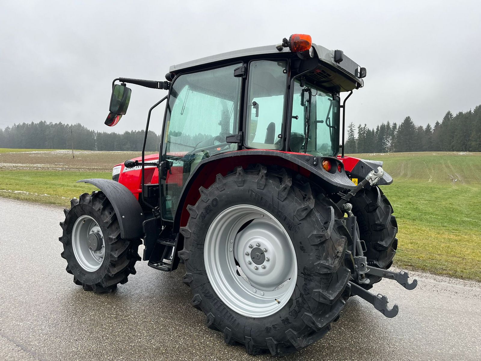 Massey Ferguson MF 4708 M Kabine 2