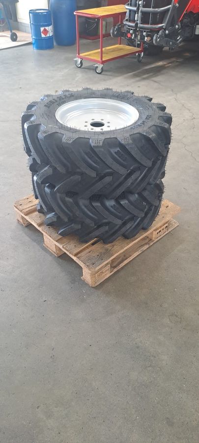 BKT, Rad 320/65R 16