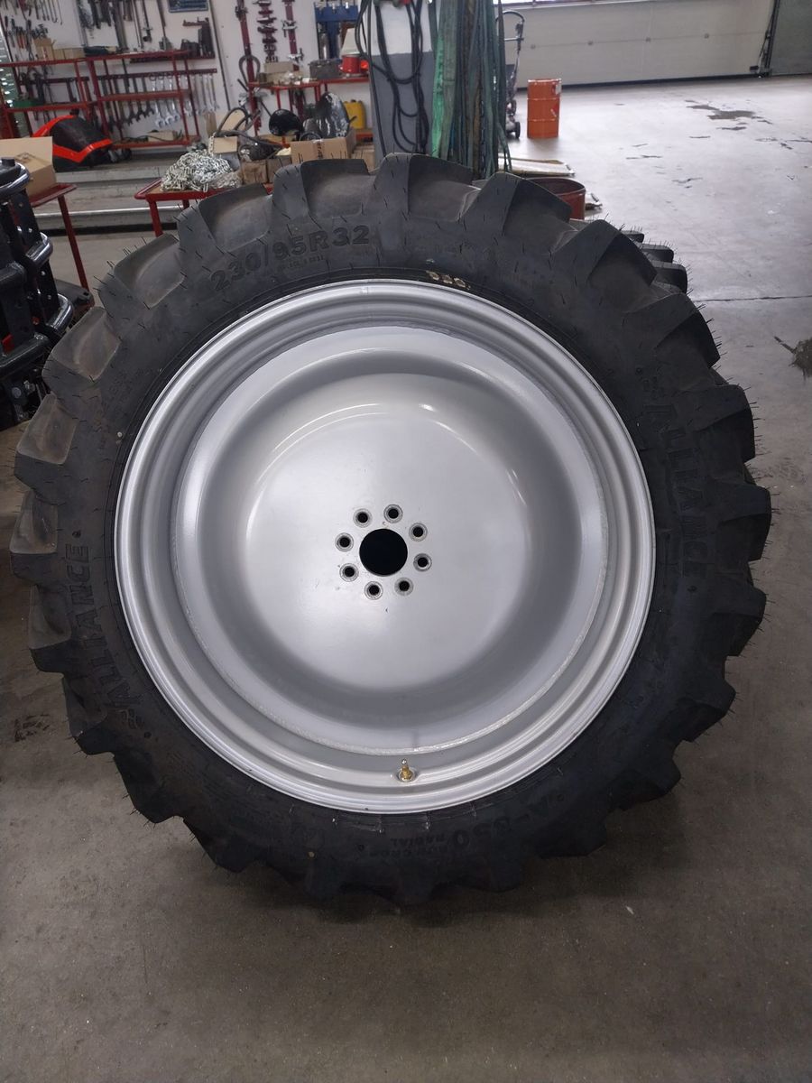 sonstige, Rad 230/95 R 32