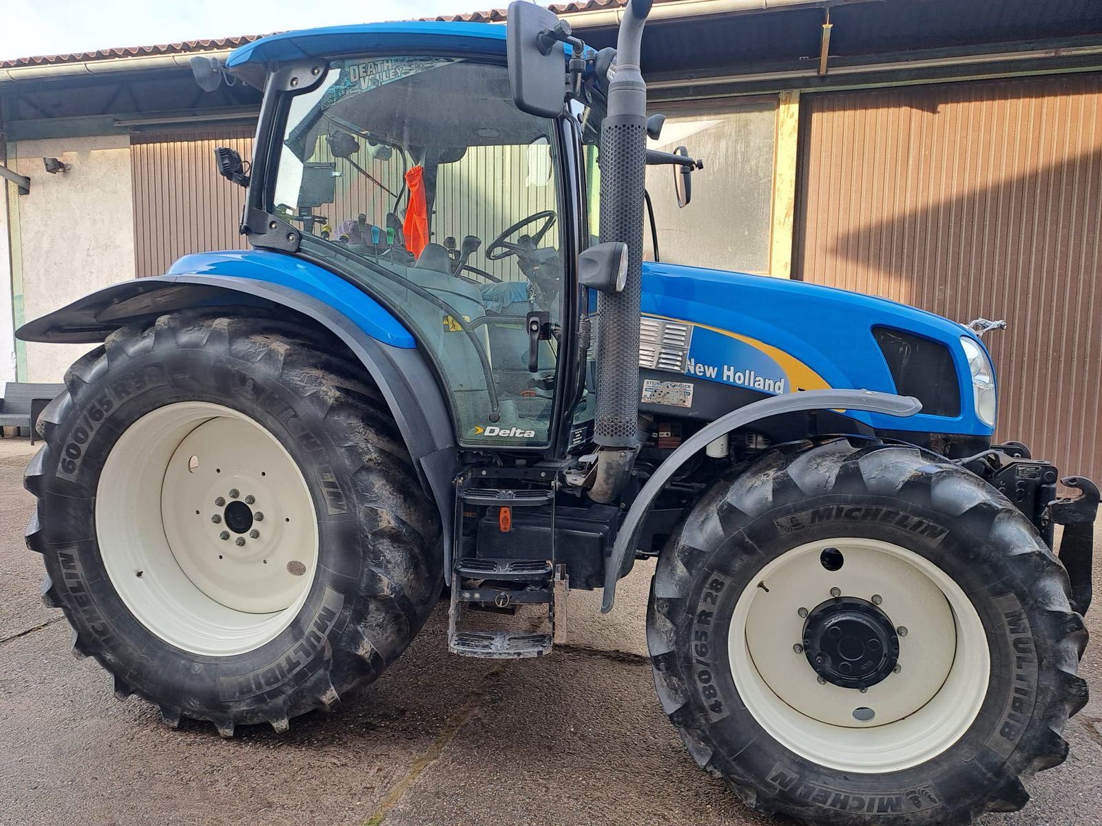 New Holland T6020 Delta 3
