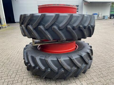 Sonstige SATZ CEAT ZWILLINGSRÄDER 520/85R46