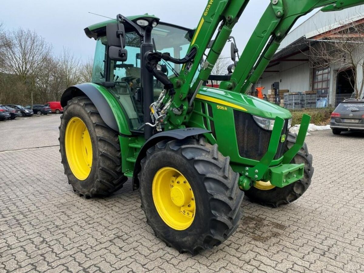 John Deere 5125R MIT FRONTLADER 3