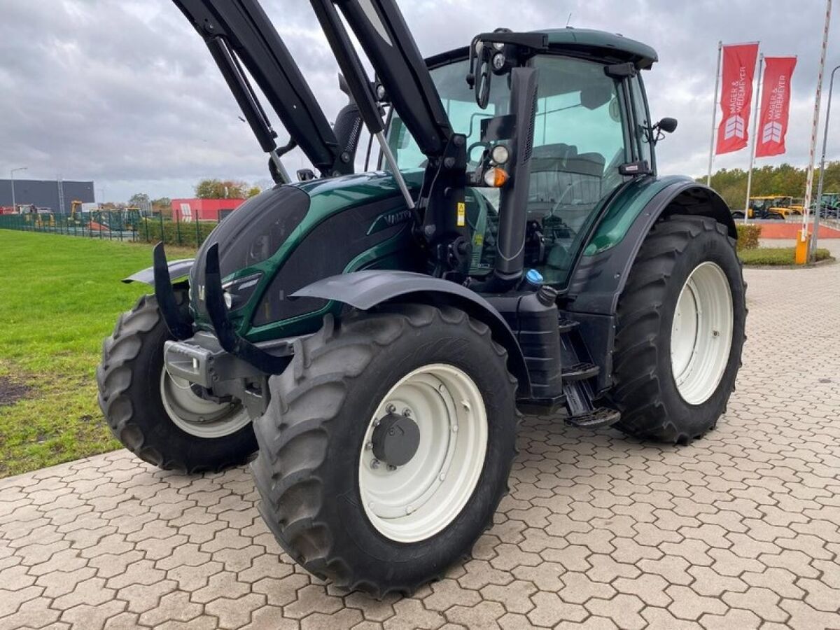 Valtra N104 MIT ALÖ FRONTLADER 2