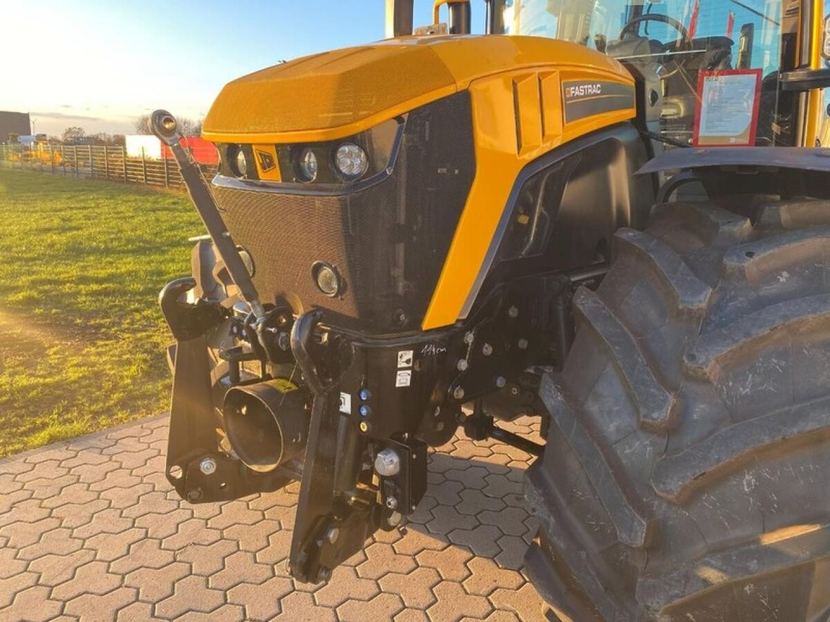 JCB 4220 ICON FASTRAC - 60 KM/H 2