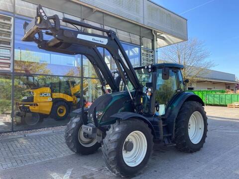 Valtra N104 MIT QUICKE FRONTALDER
