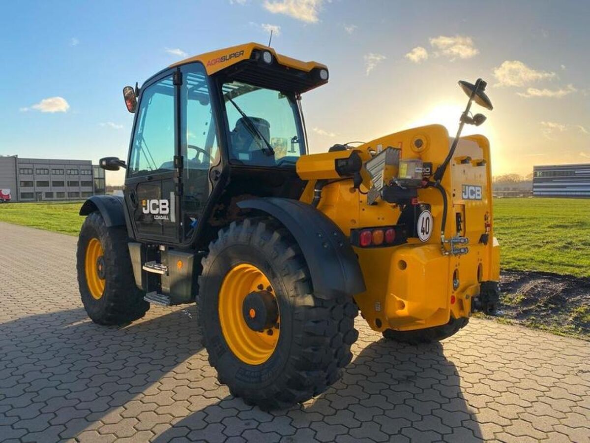 JCB 560-80 AGRI-SUPER 3