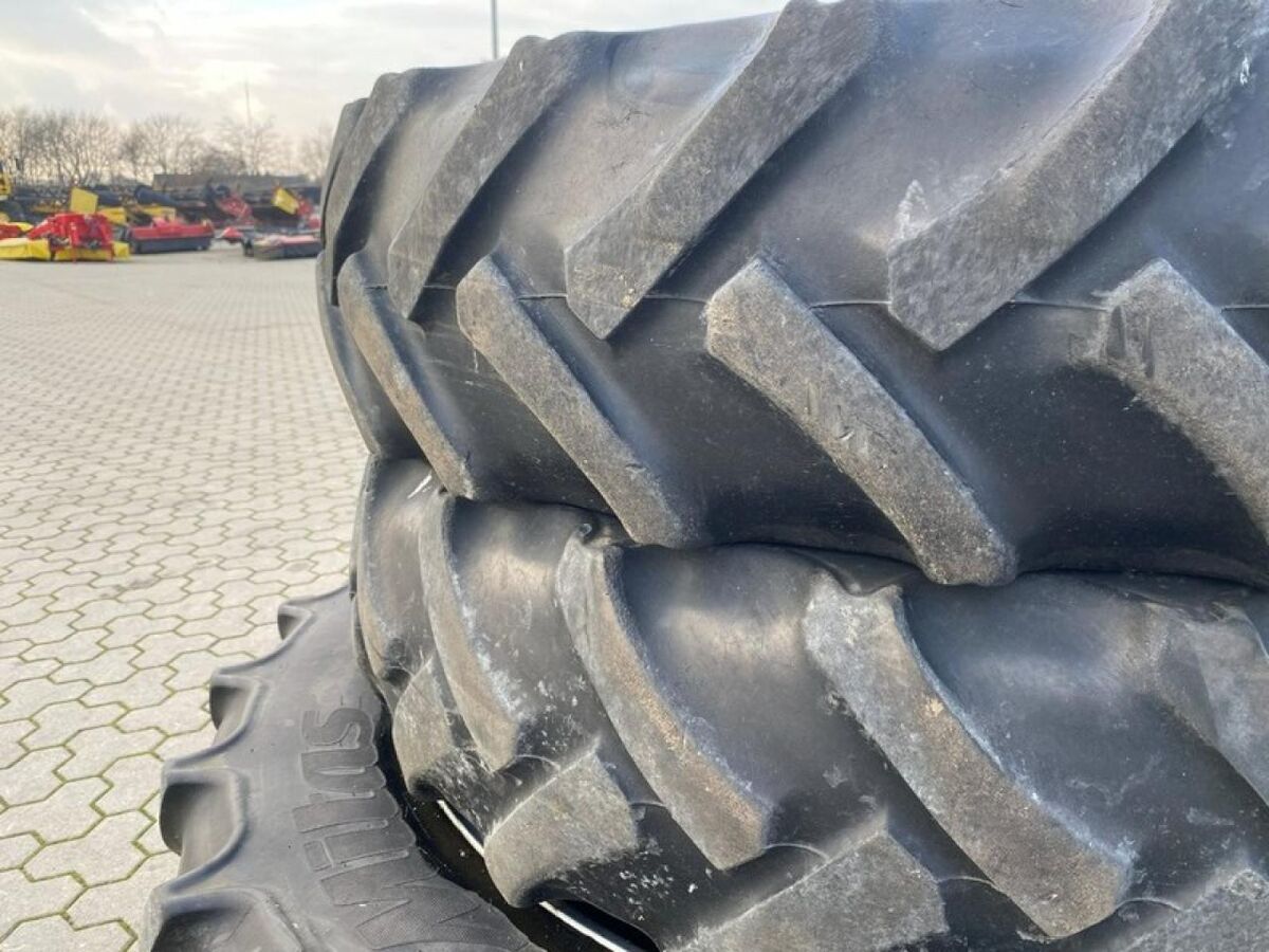 MITAS PFLEGERÄDER ZUM CASE MAXXUM 2