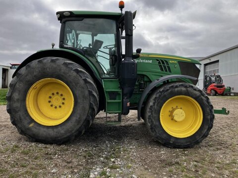 John Deere 6215R 2