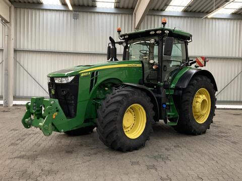 John Deere 8320R