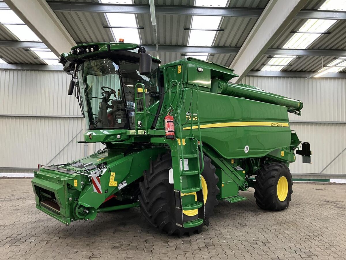 John Deere T560 3