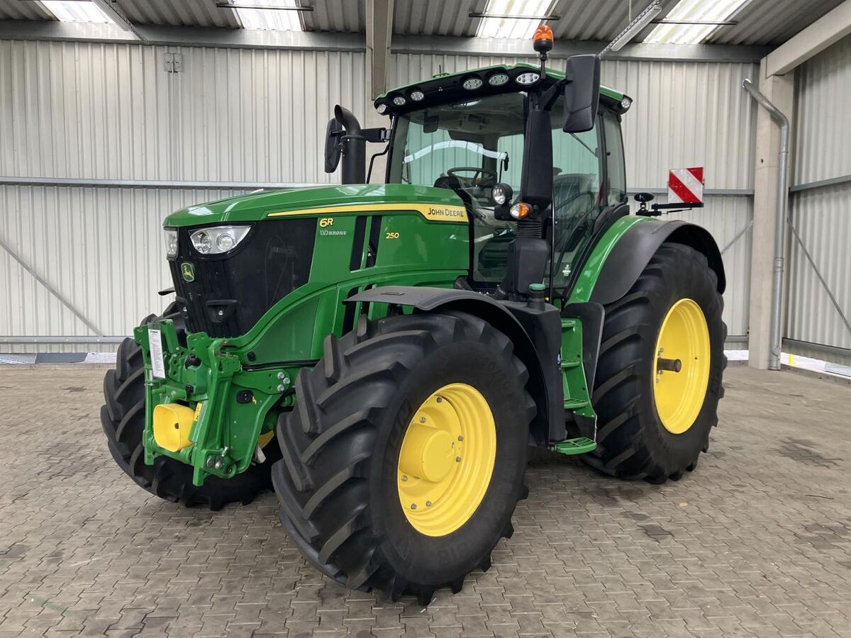 John Deere 6R 250 1