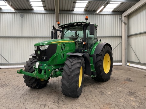 John Deere 6215R