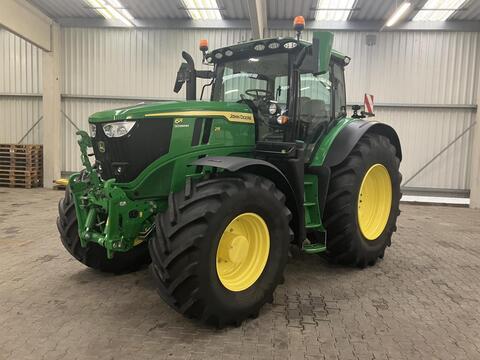 John Deere 6R 215