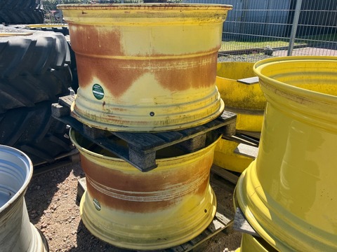 John Deere 25x42