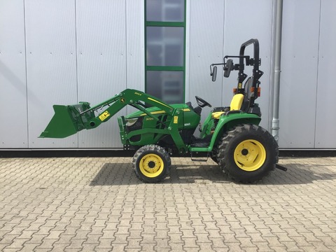 John Deere 3025E