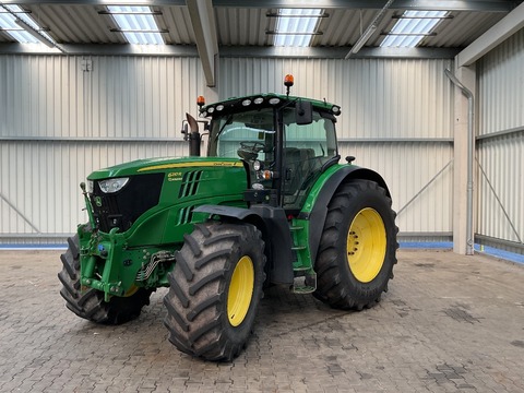 John Deere 6210R