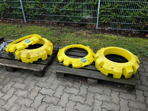 John Deere 72 kg + 205 kg