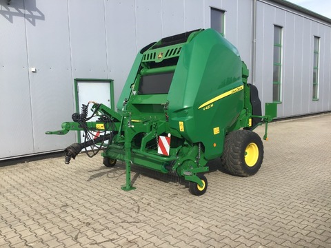 John Deere V451M