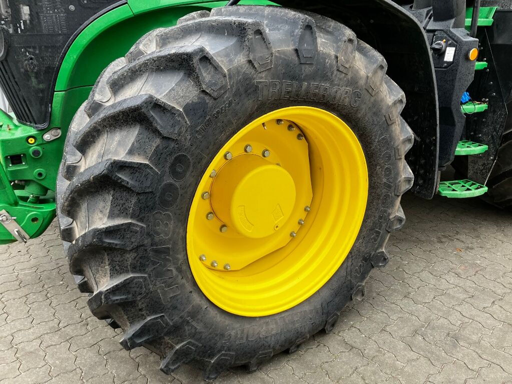 John Deere 7R 310 2