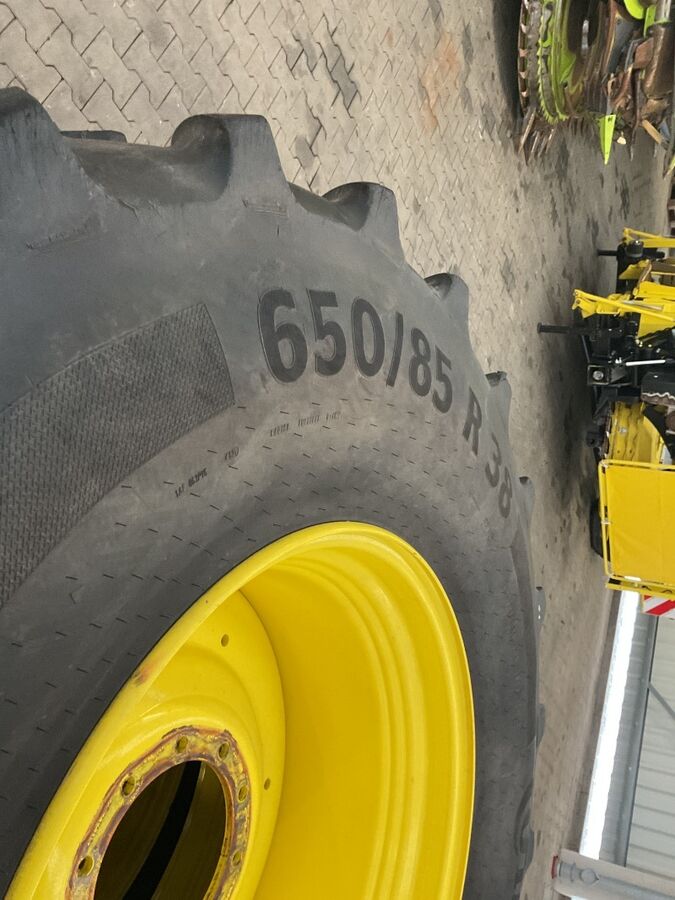 Continental 650/85R38 2