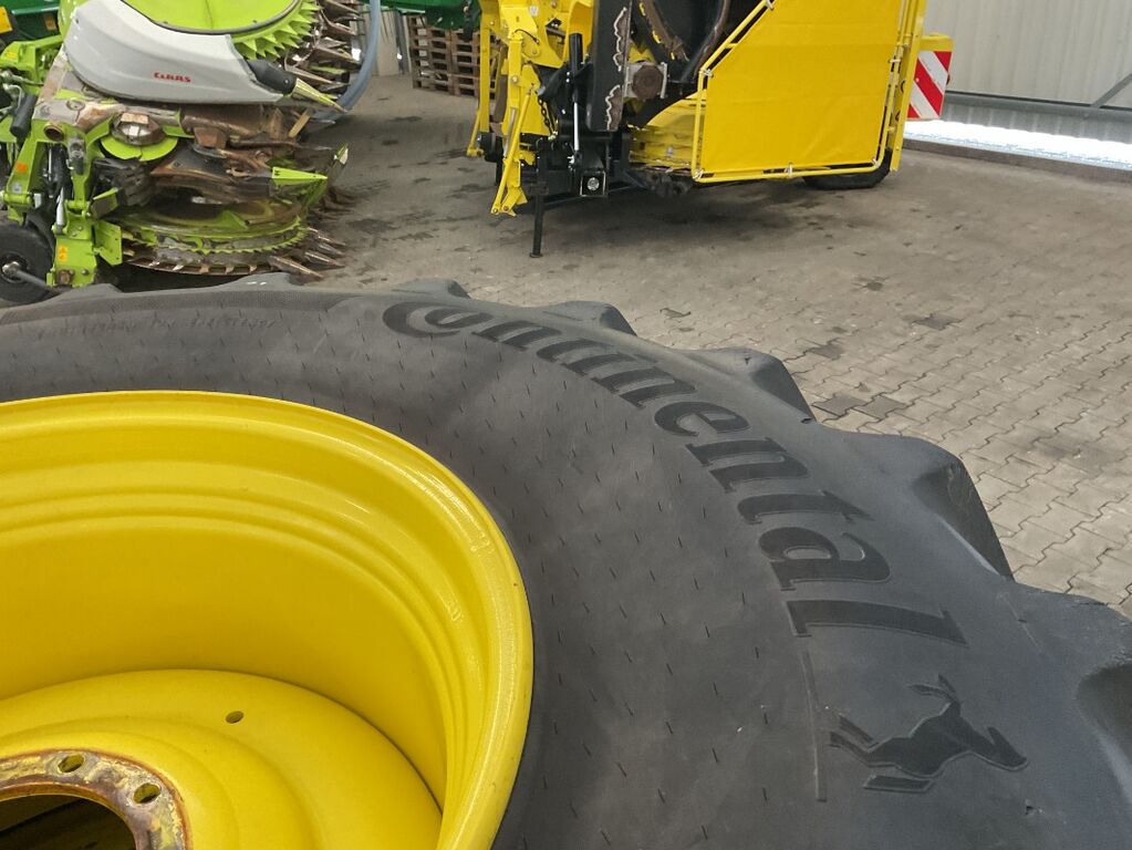 Continental 650/85R38 3