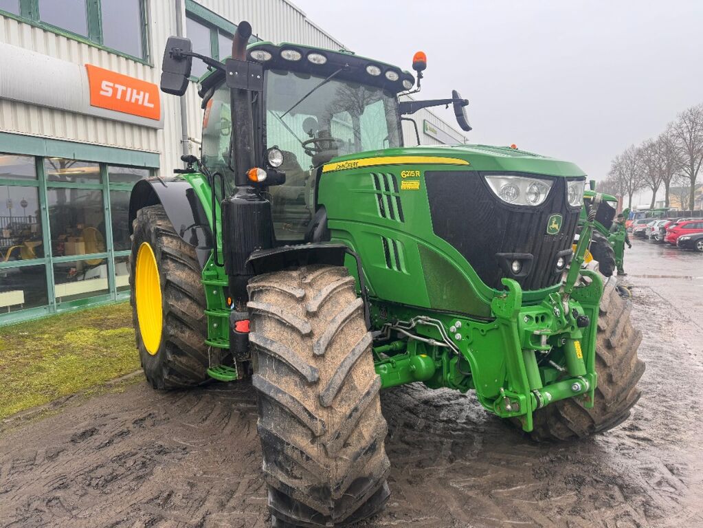 John Deere 6215R 3