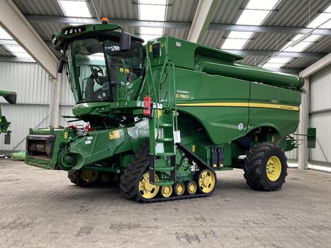 John Deere S780