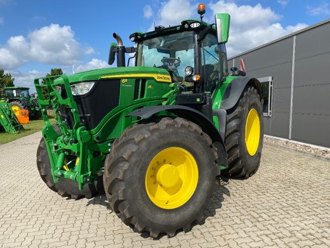John Deere 6R 215