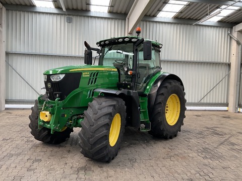 John Deere 6215R