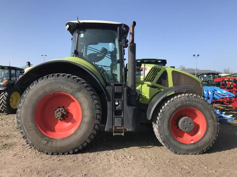 <strong>CLAAS Axion 950</strong><br />