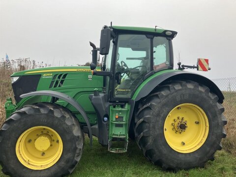 John Deere 6215R 2