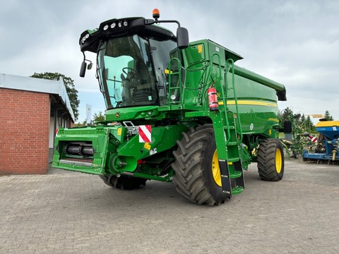 John Deere T550
