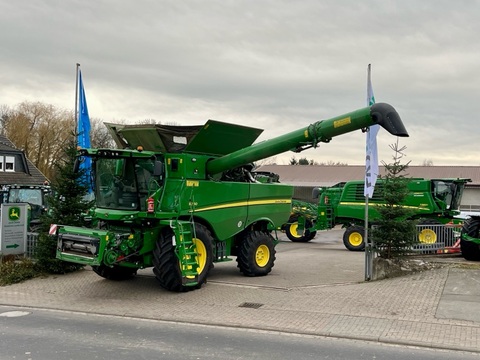 John Deere S780 2