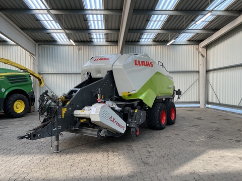 CLAAS Quadrant 3300 FC