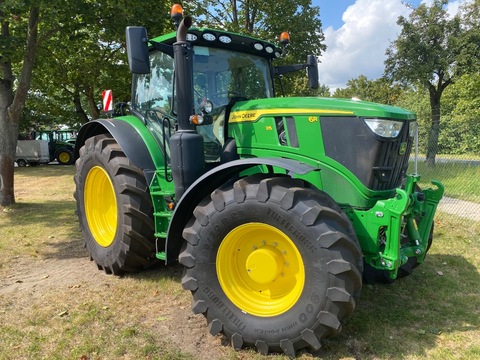 John Deere 6R 215