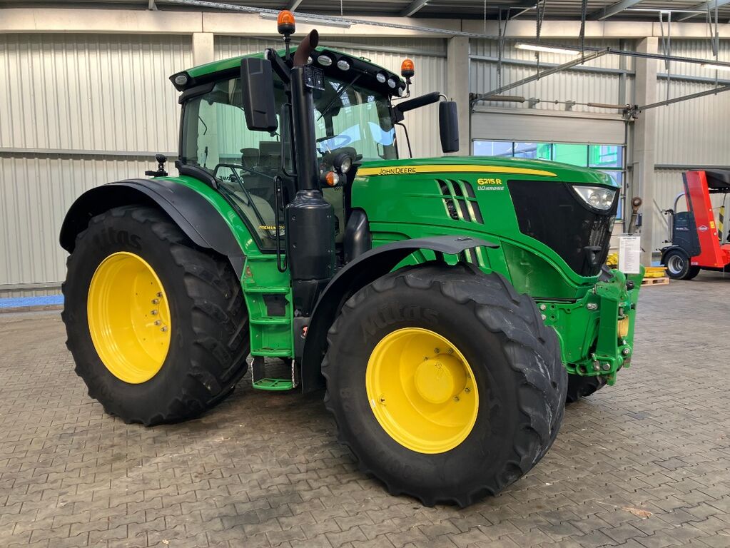 John Deere 6215R 3