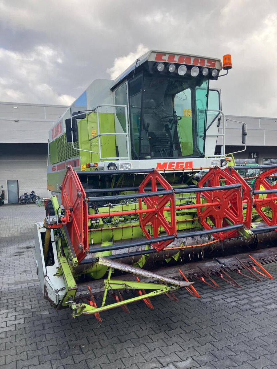 Claas Dominator 218 Mega 2