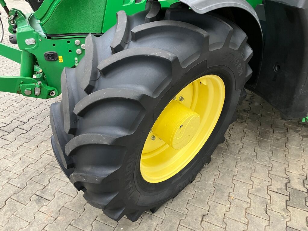 John Deere 6145R 2