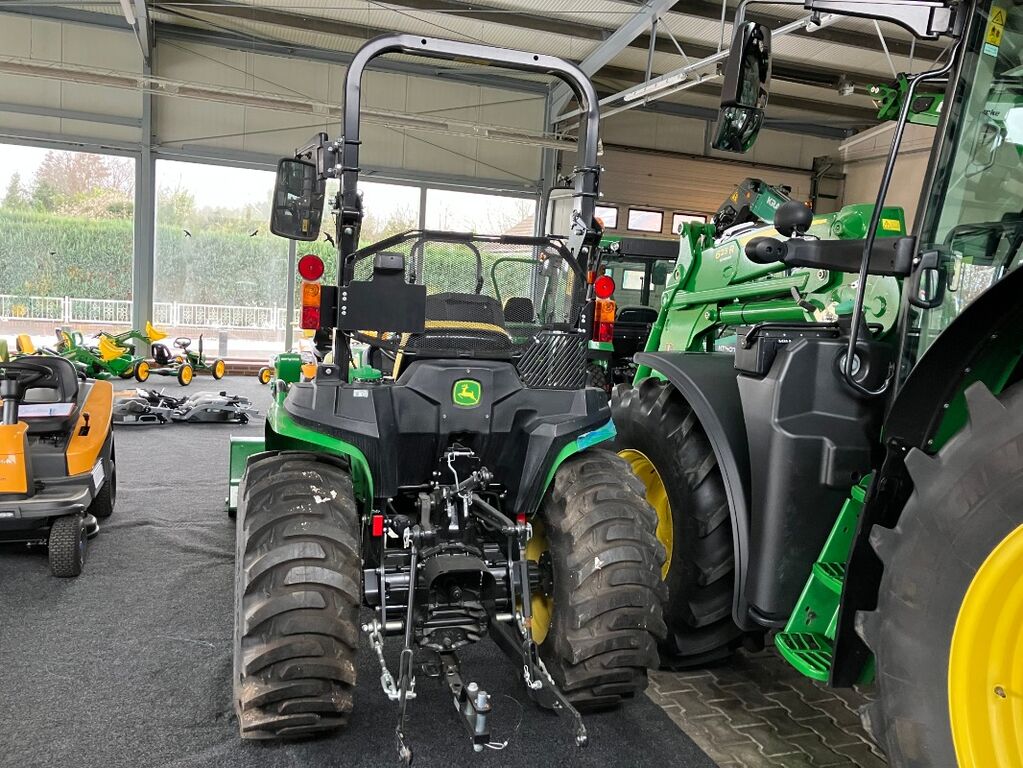 John Deere 3038E+300E 3
